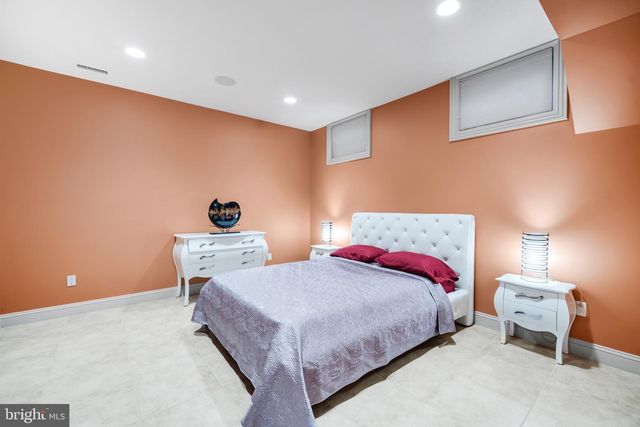 1126 TIMBERGATE DR, Jenkintown, PA 19046