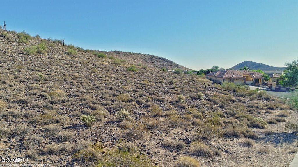 Image 5 of property listing at 24213 N 65TH Avenue 28, Glendale, AZ 85310