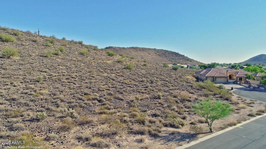 Image 6 of property listing at 24213 N 65TH Avenue 28, Glendale, AZ 85310