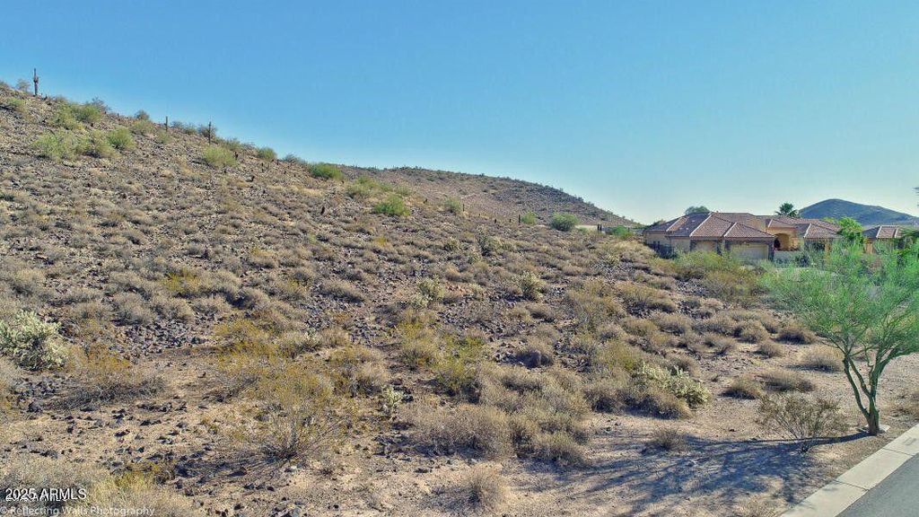 Image 7 of property listing at 24213 N 65TH Avenue 28, Glendale, AZ 85310