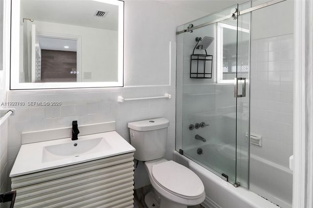 3375 NE 20th Ave, Oakland Park, FL 33306