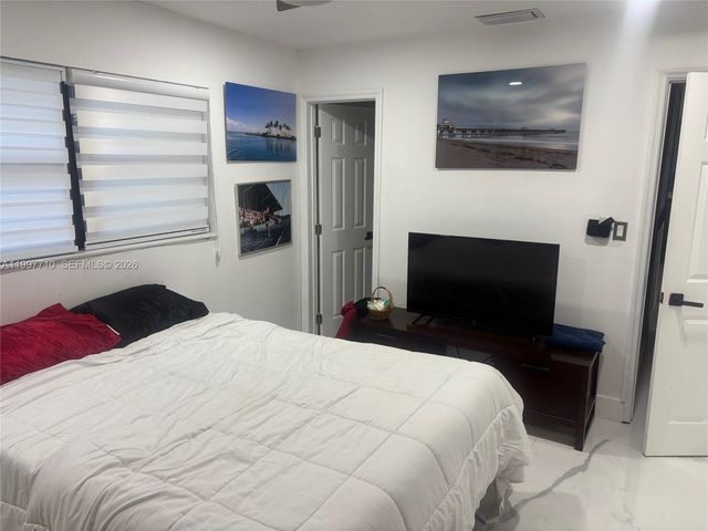 3375 NE 20th Ave, Oakland Park, FL 33306