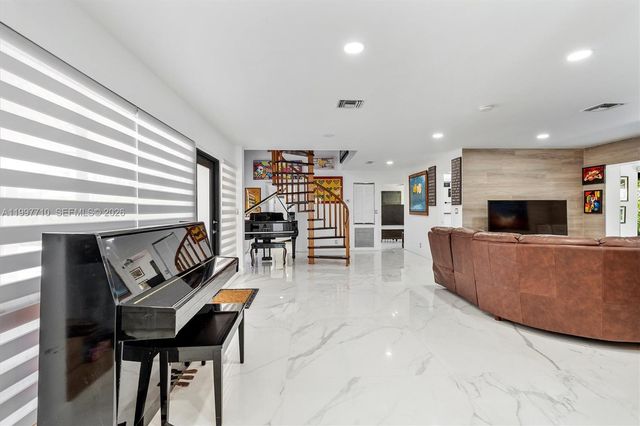 3375 NE 20th Ave, Oakland Park, FL 33306