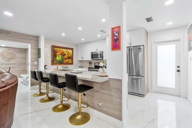 3375 NE 20th Ave, Oakland Park, FL 33306