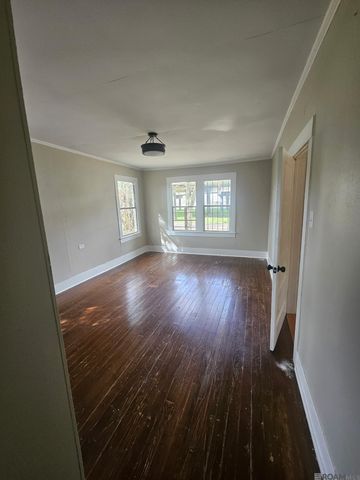 3262 Hiawatha St, Baton Rouge, LA 70805