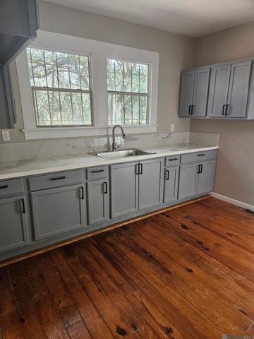 3262 Hiawatha St, Baton Rouge, LA 70805