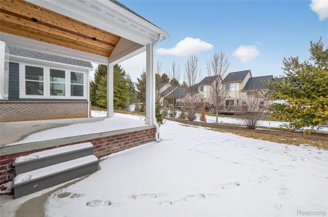 1472 Turner Drive 4, Commerce Charter Township, MI 48390