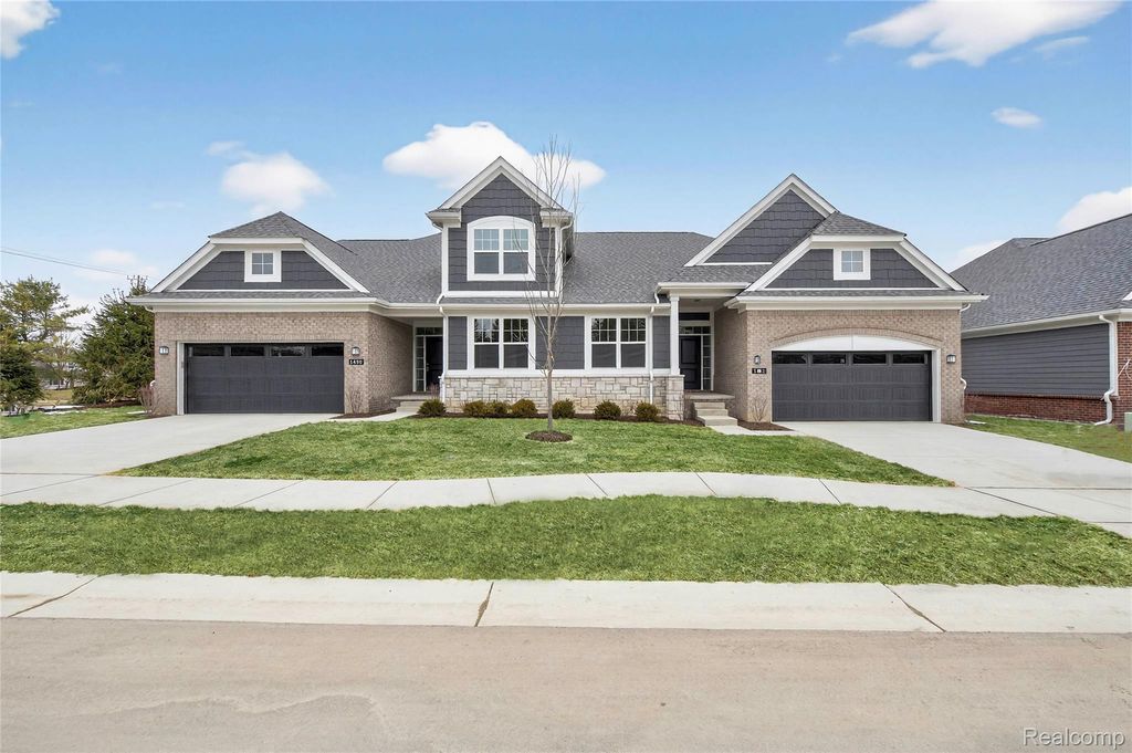 1472 Turner Drive 4, Commerce Charter Township, MI 48390