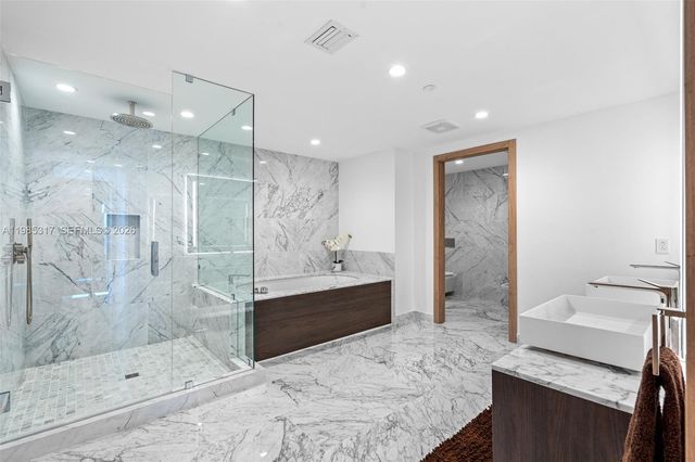 1135 103rd St 406, Bay Harbor Islands, FL 33154