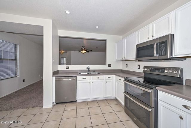 3038 W ROBERTA Drive, Phoenix, AZ 85083