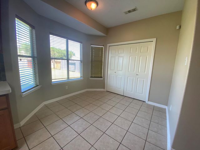 907 Christopher, Baytown, TX 77521