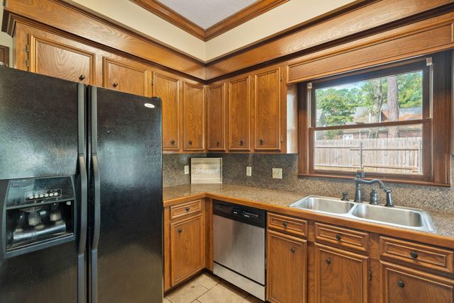 1105 Stratford, Hattiesburg, MS 39402