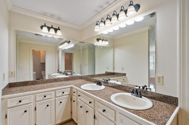 1105 Stratford, Hattiesburg, MS 39402