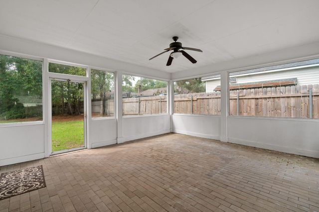 1105 Stratford, Hattiesburg, MS 39402