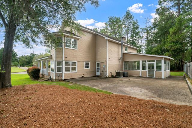 1105 Stratford, Hattiesburg, MS 39402