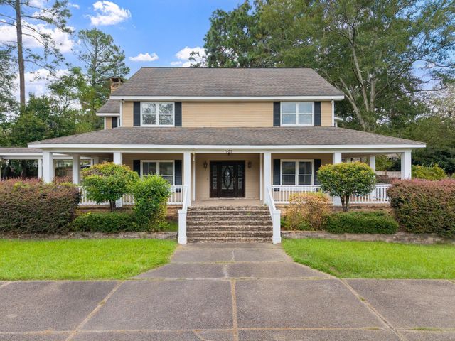 1105 Stratford, Hattiesburg, MS 39402