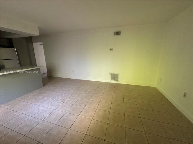 3242 Mary St S215, Miami, FL 33133