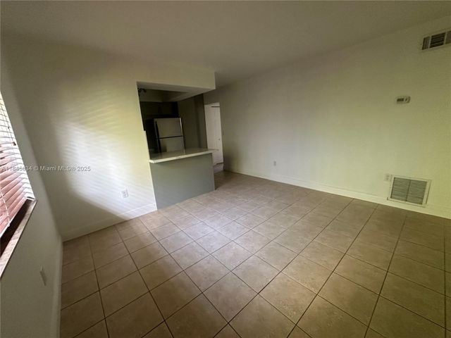 3242 Mary St S215, Miami, FL 33133