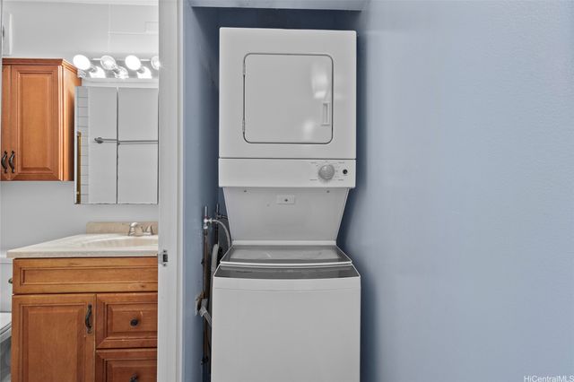 46-280 Kahuhipa Street B204, Kaneohe, HI 96744