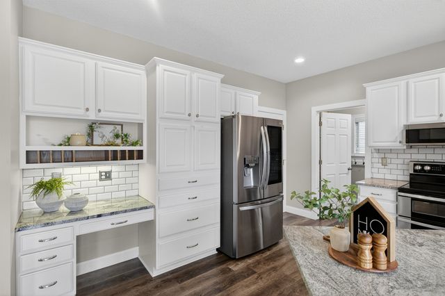 932 N Azure Cir, Wichita, KS 67235