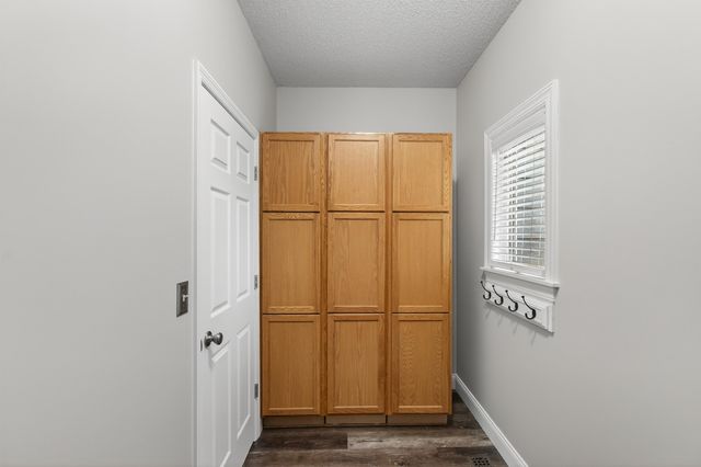 932 N Azure Cir, Wichita, KS 67235