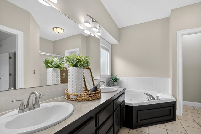 932 N Azure Cir, Wichita, KS 67235