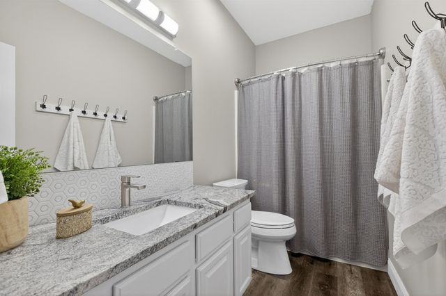 932 N Azure Cir, Wichita, KS 67235