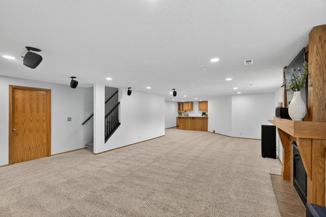 932 N Azure Cir, Wichita, KS 67235