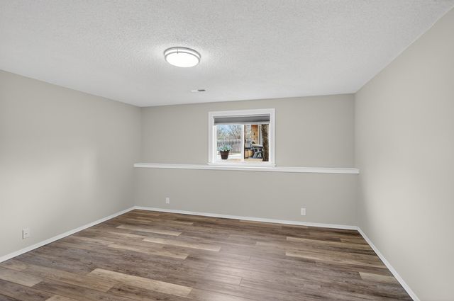 932 N Azure Cir, Wichita, KS 67235