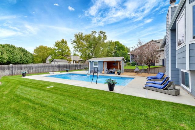 932 N Azure Cir, Wichita, KS 67235