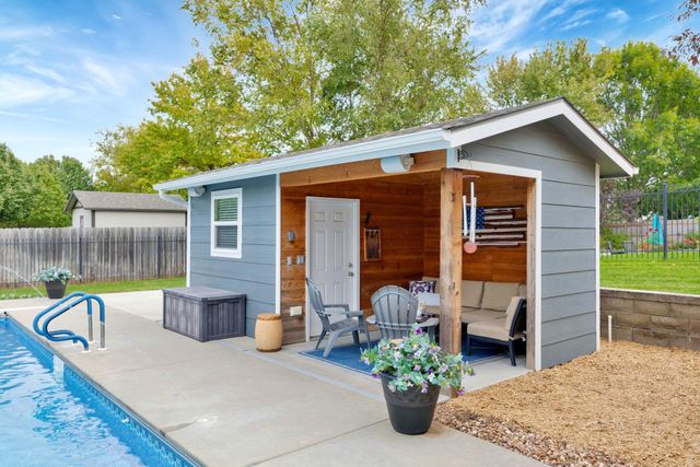 932 N Azure Cir, Wichita, KS 67235