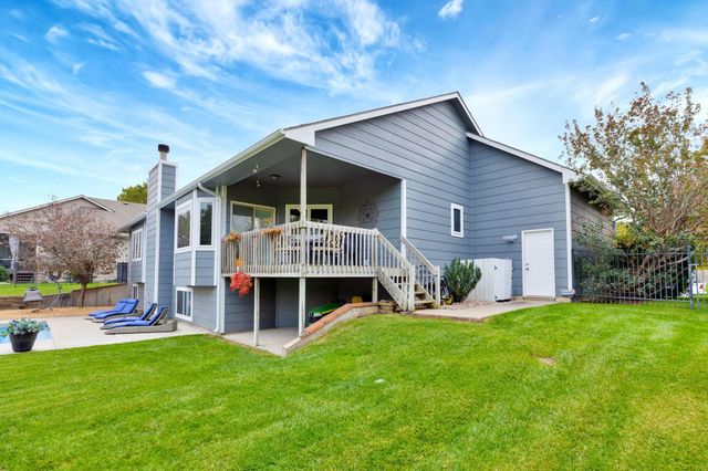 932 N Azure Cir, Wichita, KS 67235