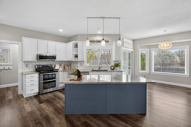 932 N Azure Cir, Wichita, KS 67235