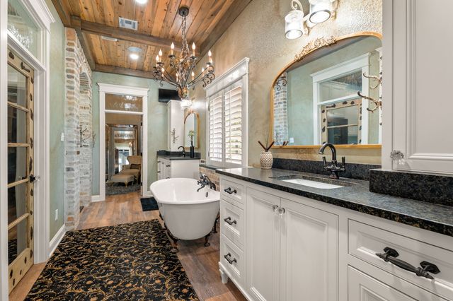 8029 N River Crossing, Waco, TX 76633