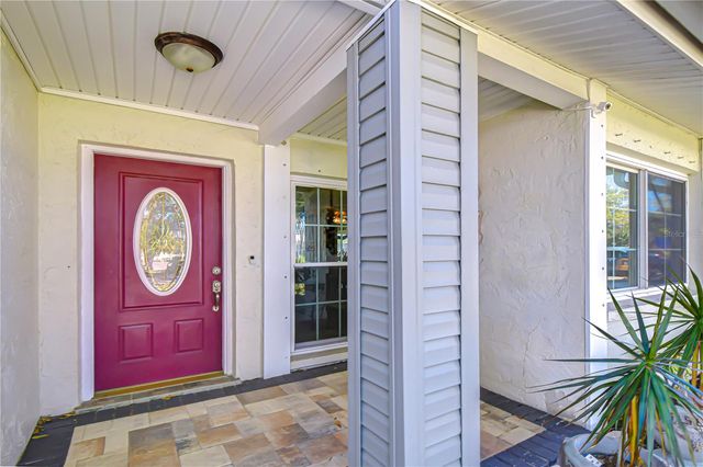 5008 COUNTRY HILLS DRIVE, Tampa, FL 33624