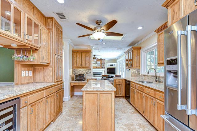 5008 COUNTRY HILLS DRIVE, Tampa, FL 33624