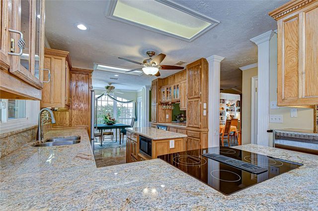 5008 COUNTRY HILLS DRIVE, Tampa, FL 33624