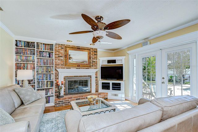 5008 COUNTRY HILLS DRIVE, Tampa, FL 33624