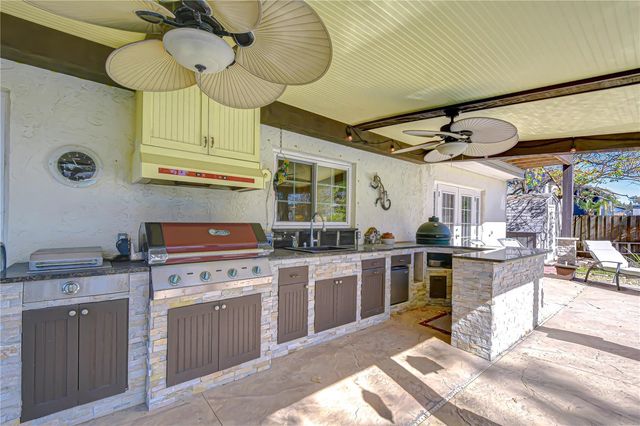 5008 COUNTRY HILLS DRIVE, Tampa, FL 33624