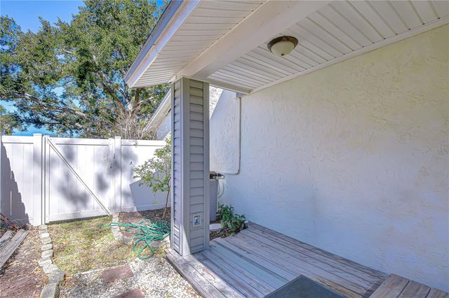 5008 COUNTRY HILLS DRIVE, Tampa, FL 33624