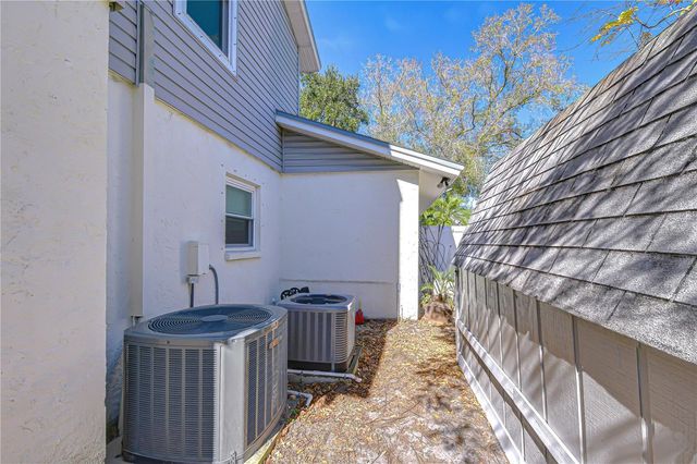 5008 COUNTRY HILLS DRIVE, Tampa, FL 33624