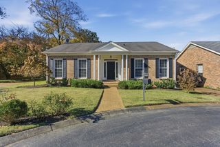 210 Longwood Ct, Nashville, TN 37215
