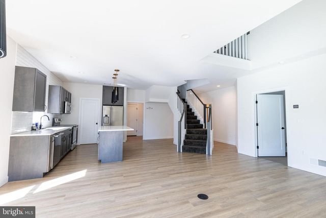 1404 BARRINGTON DR, Mount Joy, PA 17552