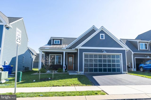 1404 BARRINGTON DR, Mount Joy, PA 17552