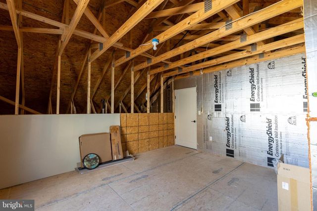 1404 BARRINGTON DR, Mount Joy, PA 17552