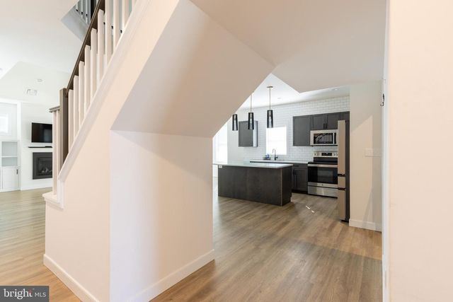 1404 BARRINGTON DR, Mount Joy, PA 17552