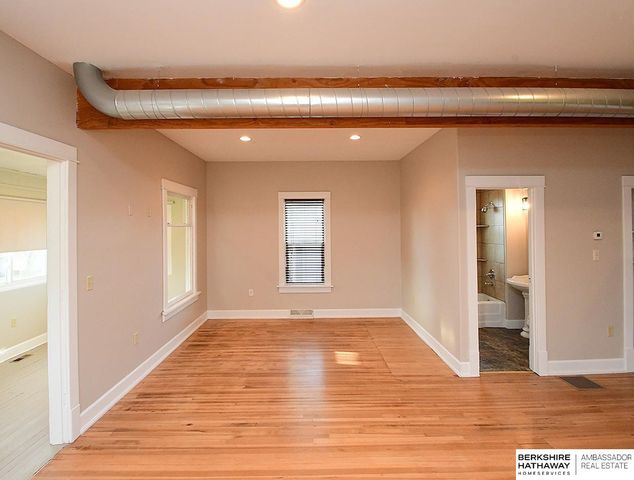 8705 Franklin Street, Omaha, NE 68114