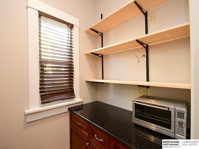 8705 Franklin Street, Omaha, NE 68114