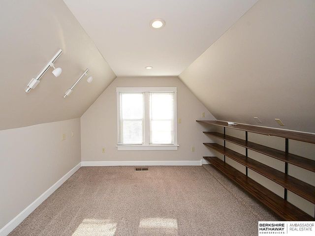 8705 Franklin Street, Omaha, NE 68114