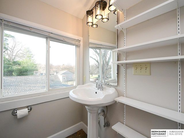 8705 Franklin Street, Omaha, NE 68114